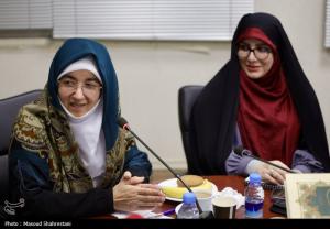 دیدار رئیس ستاد مرکزی هفته بزرگداشت مقام زن و روز مادر با بانوان فرهیخته حوزوی اهل سنت +عکس