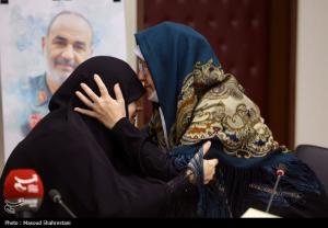 دیدار رئیس ستاد مرکزی هفته بزرگداشت مقام زن و روز مادر با بانوان فرهیخته حوزوی اهل سنت +عکس
