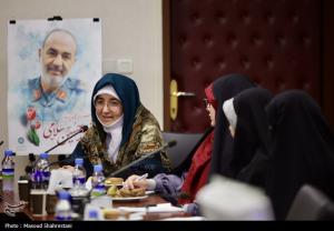 دیدار رئیس ستاد مرکزی هفته بزرگداشت مقام زن و روز مادر با بانوان فرهیخته حوزوی اهل سنت +عکس