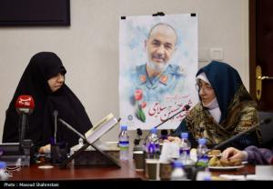 دیدار رئیس ستاد مرکزی هفته بزرگداشت مقام زن و روز مادر با بانوان فرهیخته حوزوی اهل سنت +عکس