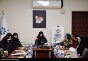 دیدار رئیس ستاد مرکزی هفته بزرگداشت مقام زن و روز مادر با بانوان فرهیخته حوزوی اهل سنت +عکس