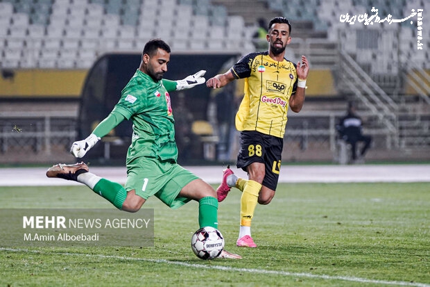 سپاهان با خیال راحت در صدر ماند