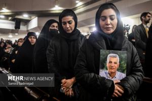 تجلیل از مادران و همسران شهدای جنگ ۱۲ روزه