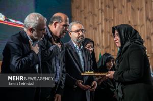 تجلیل از مادران و همسران شهدای جنگ ۱۲ روزه