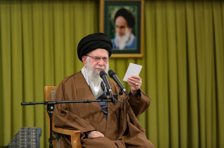 رهبر انقلاب: به توفیق الهی، جمهوری اسلامی در حال پیشرفت است