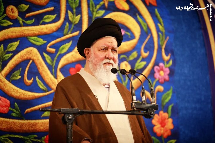 علم الهدی: دشمن به دنبال تغییر هویت دینی و فرهنگی ملت ایران است