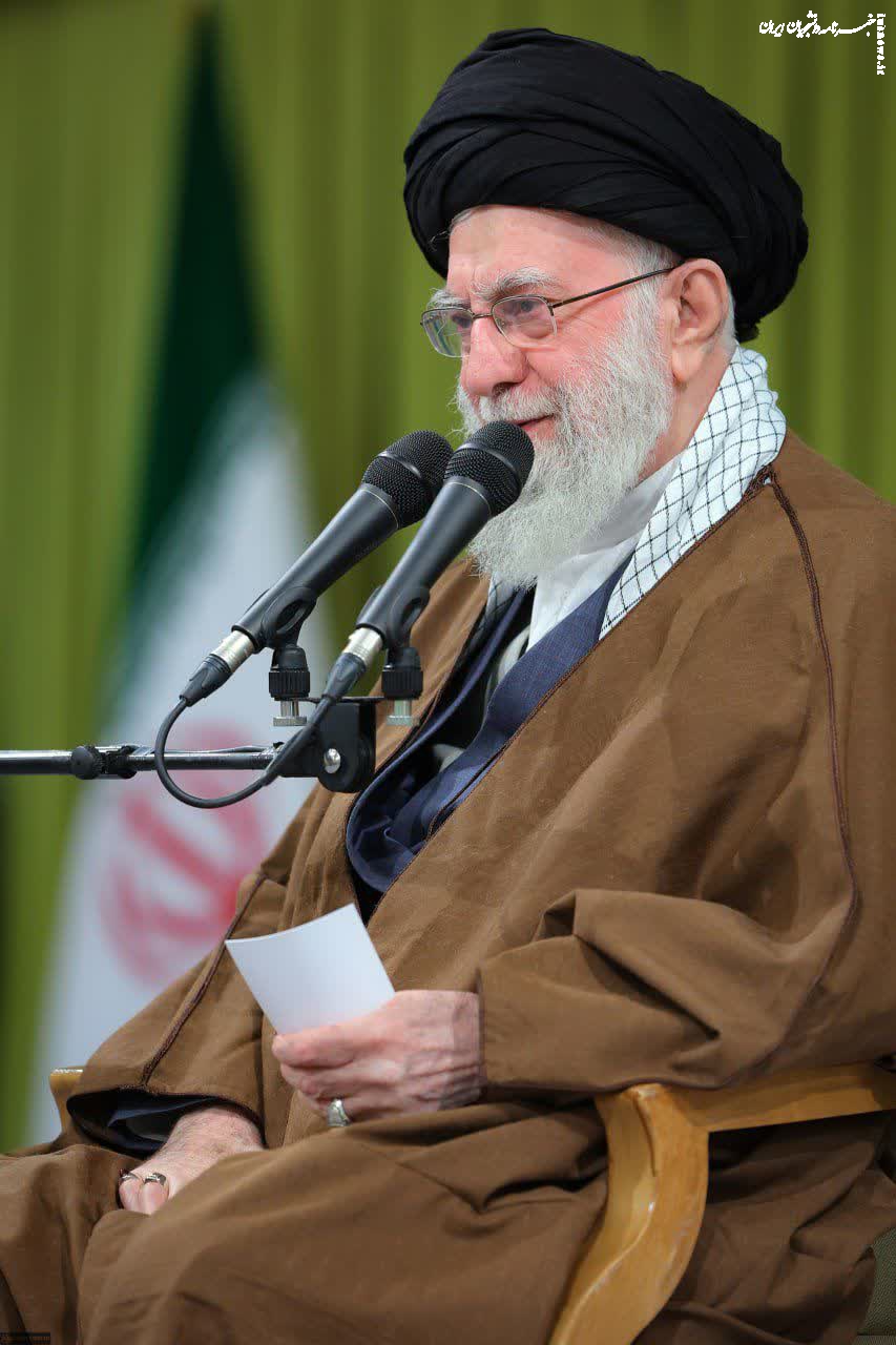 رهبر انقلاب: امروز مداحی به یک پدیده مهم و عنصر اثرگذار تبدیل شده است. باید عوامل اثرگذار را هم شناخت و هم تقویت کرد