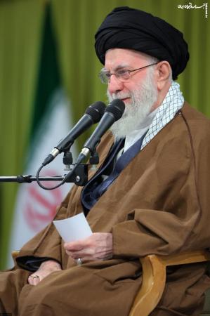 رهبر انقلاب: امروز مداحی به یک پدیده مهم و عنصر اثرگذار تبدیل شده است. باید عوامل اثرگذار را هم شناخت و هم تقویت کرد