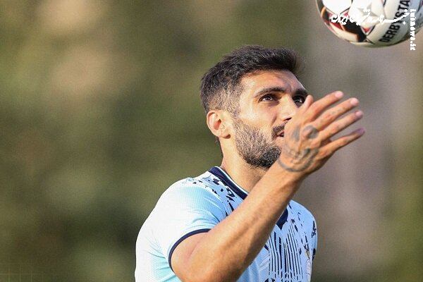 بازگشت اجباری آقاسی به استقلال