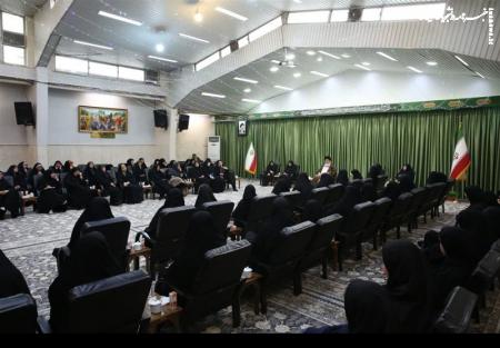 روایت آیت‌الله علم‌الهدی از جایگاه شیشه‌ای بانوان در استادیوم آزادی