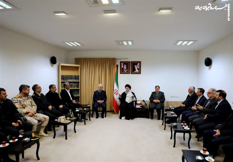 وزیر کشور: قیمت ‌کالاهای اساسی را تثبیت می‌کنیم