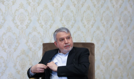 فیلم |  این زبان بدن شبیه شاکی است یا متهم؟!/ واکنش وزیر میراث فرهنگی به شکایت از خضریان