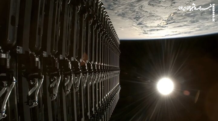 یک ماهواره استارلینک در حال سقوط است