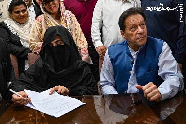 عمران خان و همسرش به ۱۷ سال حبس محکوم شدند