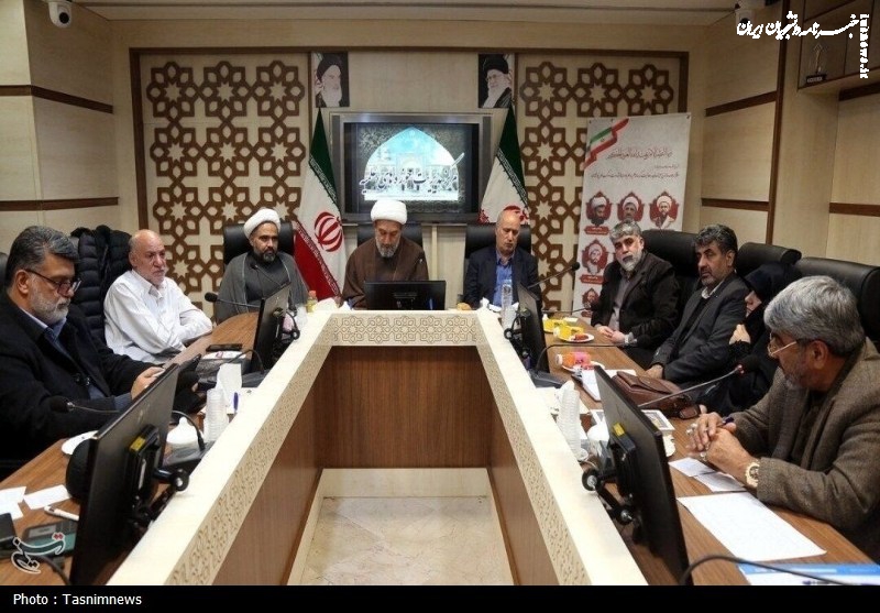 رئیس فدراسیون فوتبال به حوزه علمیه آمد