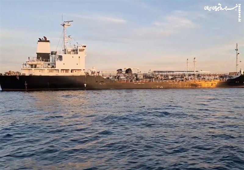 توقیف کشتی حامل ۴ میلیون لیتر سوخت قاچاق در خلیج فارس