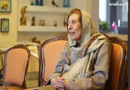 هیچ نشانه‌ای از زبان فارسی بر مزار پدر شعر فارسی نیست