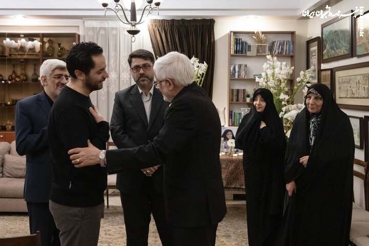 دیدار معاون اول رئیس‌جمهور با خانواده اشرف بروجردی
