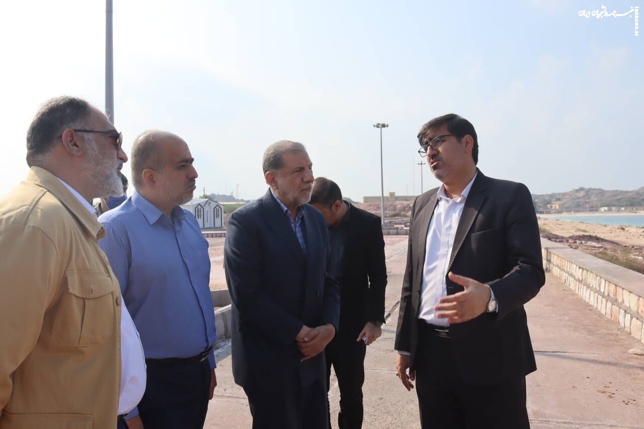 بازدید نظارتی اعضای کمیسیون امنیت ملی مجلس از جزیره بوموسی +عکس