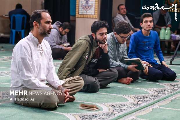 مراسم معنوی اعتکاف در دانشگاه امیرکبیر