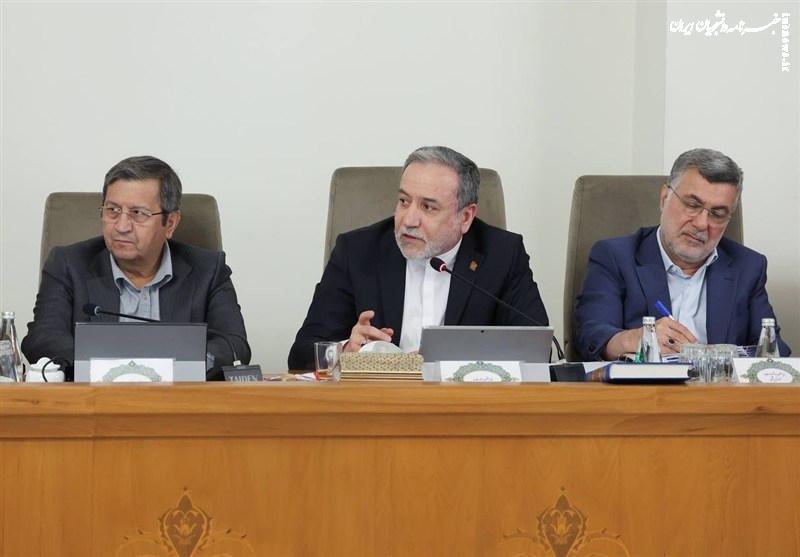 عراقچی: اعضای سفارت ایران در ونزوئلا همچنان در محل مأموریت حضور دارند