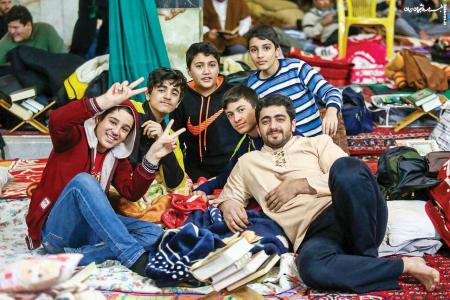 آمار چشمگیر معتکفین ۱۴۰۴؛ ۷۰ درصد معتکفین جوان و نوجوان بودند