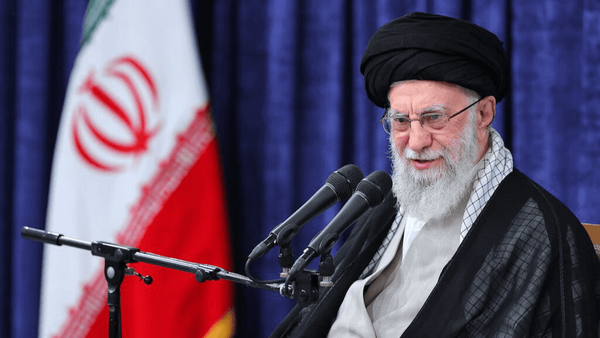 رهبر انقلاب: جمهوری اسلامی در مقابل تخریب‌گرها کوتاه نخواهد آمد/ جمهوری اسلامی با خون چند صد هزار انسان شریف روی کار آمد