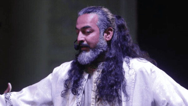 پرواز همای: هنرمند سکوت کند تا مردم درگیر آشوب نشوند