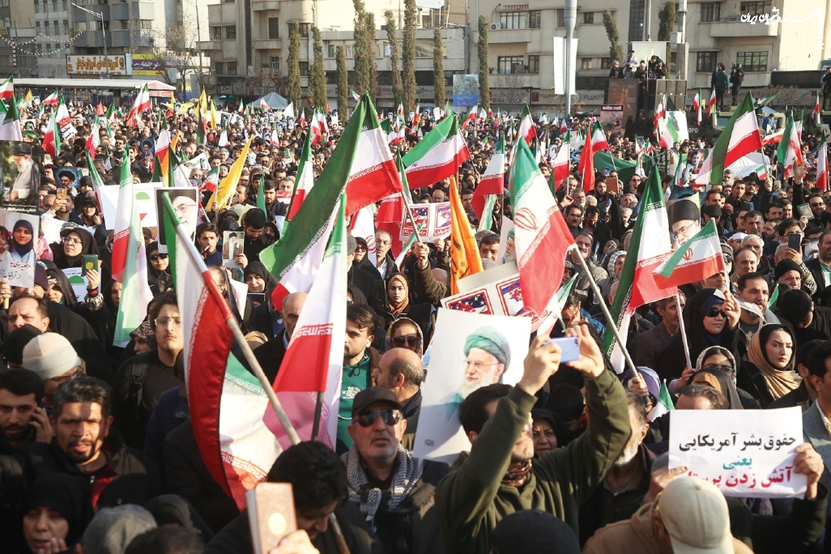  بصیرت شاعران، انفعال سلبریتی‌ها