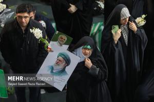 تجمع محکومیت هتک حرمت مساجد در مسجد بهشتی تهران +عکس