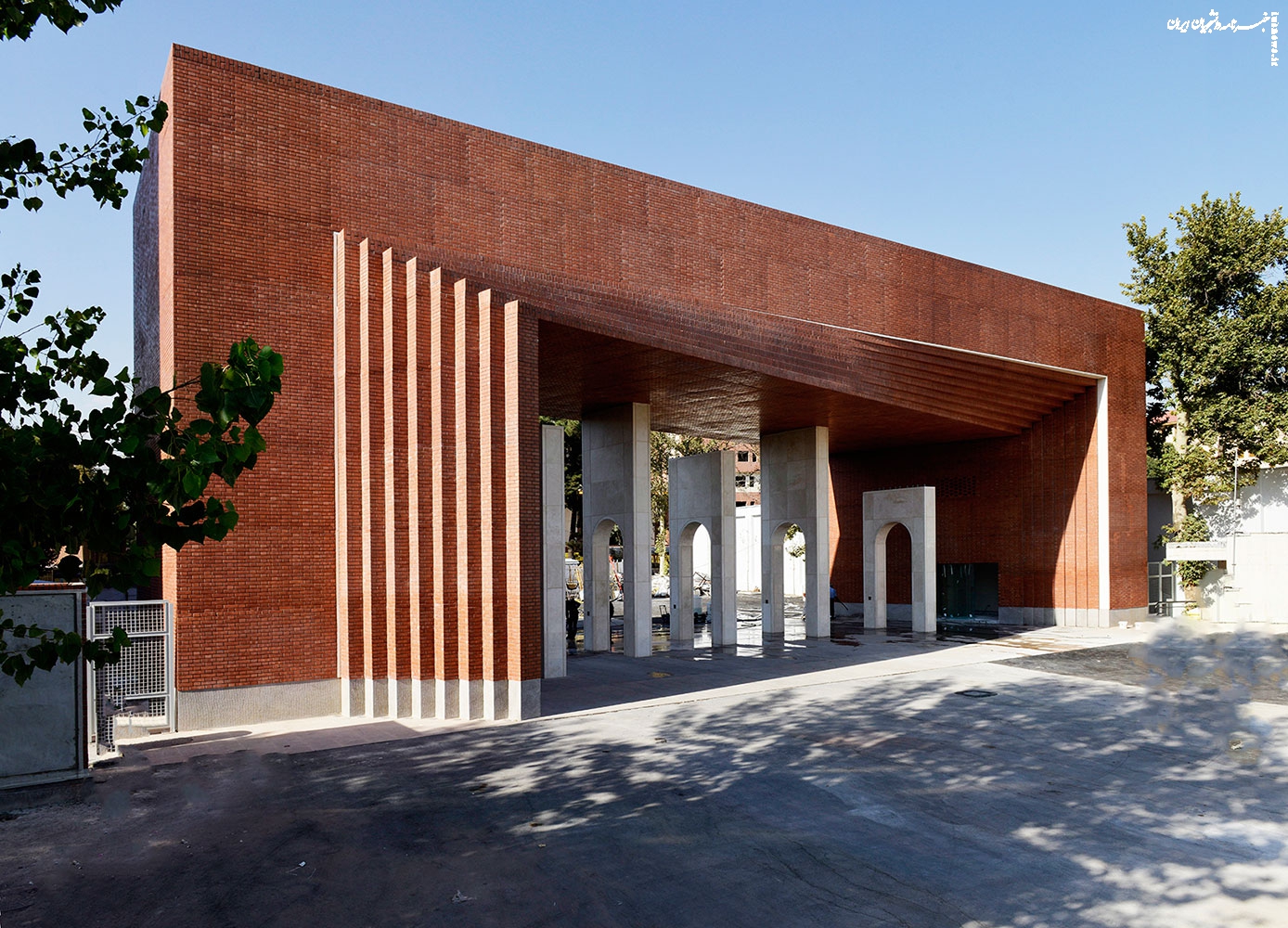 برائت دانشگاه شریف از شریفی زارچی 