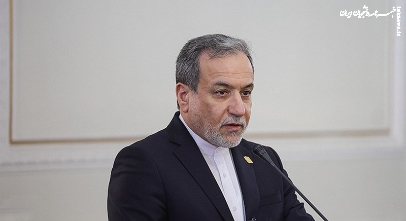 واکنش عراقچی به اظهارات زلنسکی: جهان از دلقک‌های سردرگم خسته شده است 