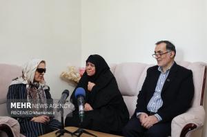 حضور نمایندگان رهبر معظم انقلاب در منازل تعدادی از جانبازان +عکس