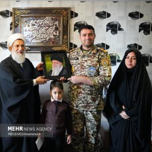 حضور نمایندگان رهبر معظم انقلاب در منازل تعدادی از جانبازان +عکس