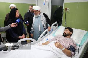 حضور نمایندگان رهبر معظم انقلاب در منازل تعدادی از جانبازان +عکس