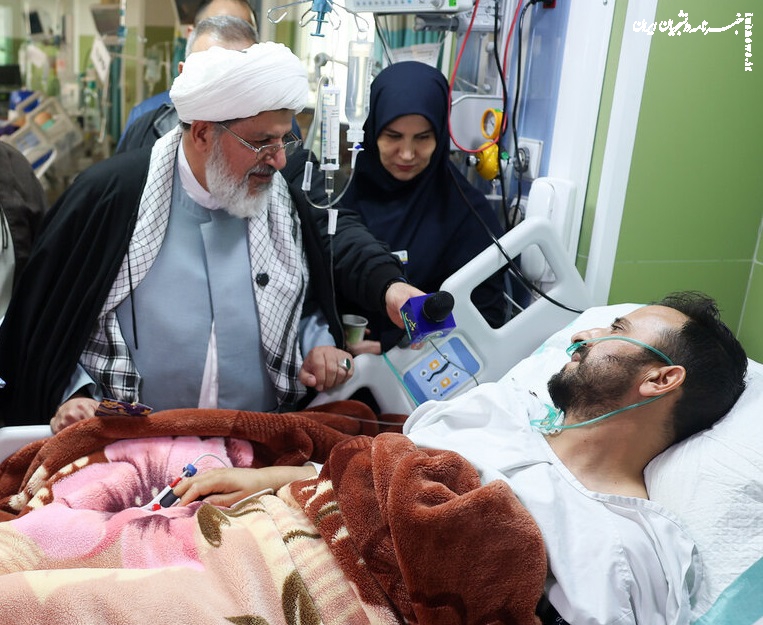 حضور نمایندگان رهبر معظم انقلاب در منازل تعدادی از جانبازان +عکس