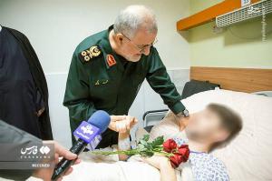 عیادت فرمانده کل سپاه از مجروحان حوادث تروریستی اخیر +عکس