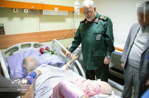 عیادت فرمانده کل سپاه از مجروحان حوادث تروریستی اخیر +عکس