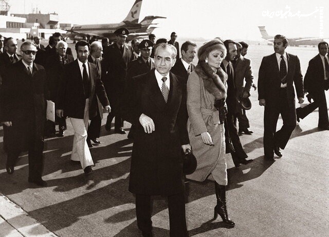 آیا شاه تنها از ایران فرار کرد؟