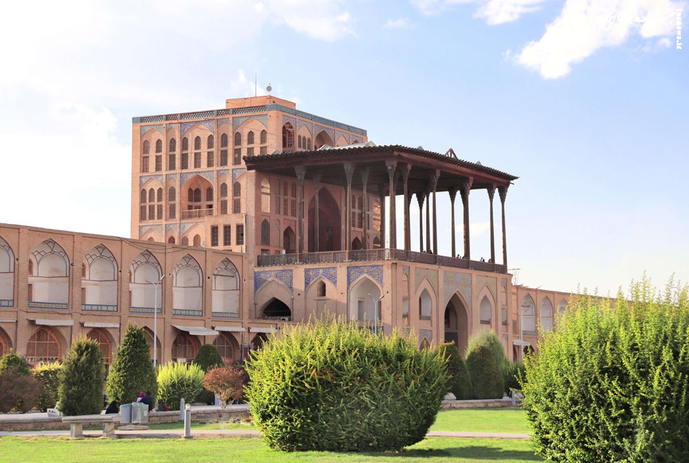 Iran Travel Guide: Top Attractions from Persepolis to Caspian