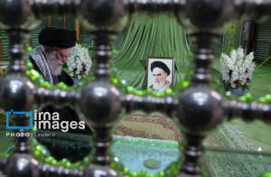حضور رهبر معظم انقلاب در مرقد بنیانگذار جمهوری اسلامی ایران +عکس
