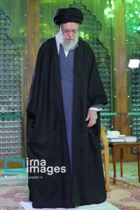 حضور رهبر معظم انقلاب در مرقد بنیانگذار جمهوری اسلامی ایران +عکس