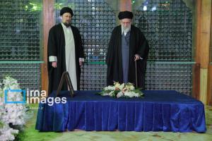 حضور رهبر معظم انقلاب در مرقد بنیانگذار جمهوری اسلامی ایران +عکس