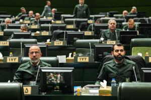 عکس | نمایندگان مجلس لباس سپاه به تن کردند