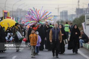 پیاده‌روی منتظران ظهور به سمت مسجد جمکران +عکس
