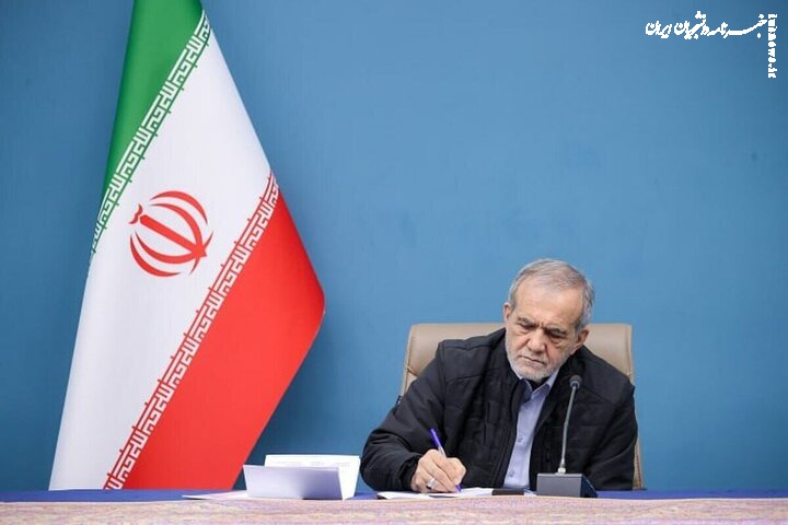 پزشکیان افتخارآفرینی تیم‌های ملی کشتی فرنگی و آزاد ایران را تبریک گفت