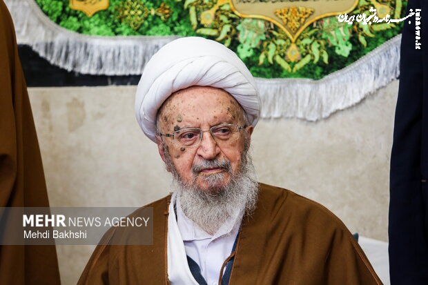 مردم به عنوان عبادت در راهپیمایی۲۲ بهمن شرکت کنند