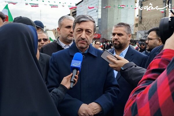  فتاح: مردم همچنان پای انقلاب و نظام ایستاده‌اند