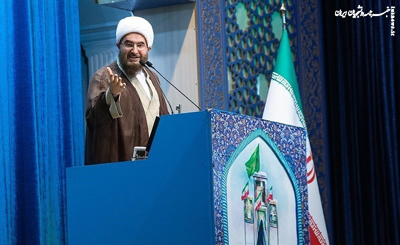 امام جمعه موقت تهران: مردم آتش جنگ و فتنه را خاموش کردند