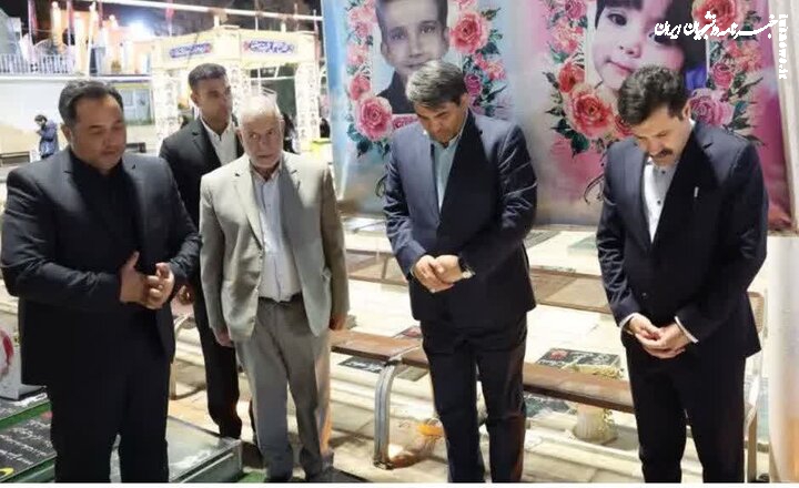 ادای احترام معاون رئیس جمهور به مقام شامخ شهید سلیمانی